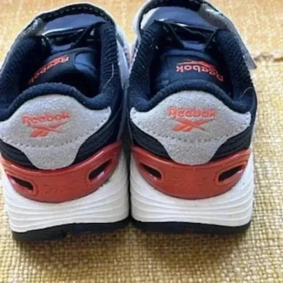 Reebok Slip On Velcro Strap Vegan Suede Sneakers Toddler Boys shoes Sz 5 - Picture 4 of 8